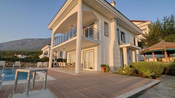 4 Bedroom Detached Villa